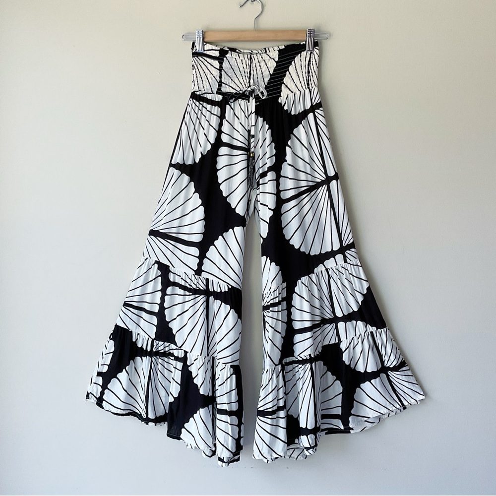 True Destinations Black & White Leaf Print Ruffled Palazzo Pants Size M - Picture 2 of 9